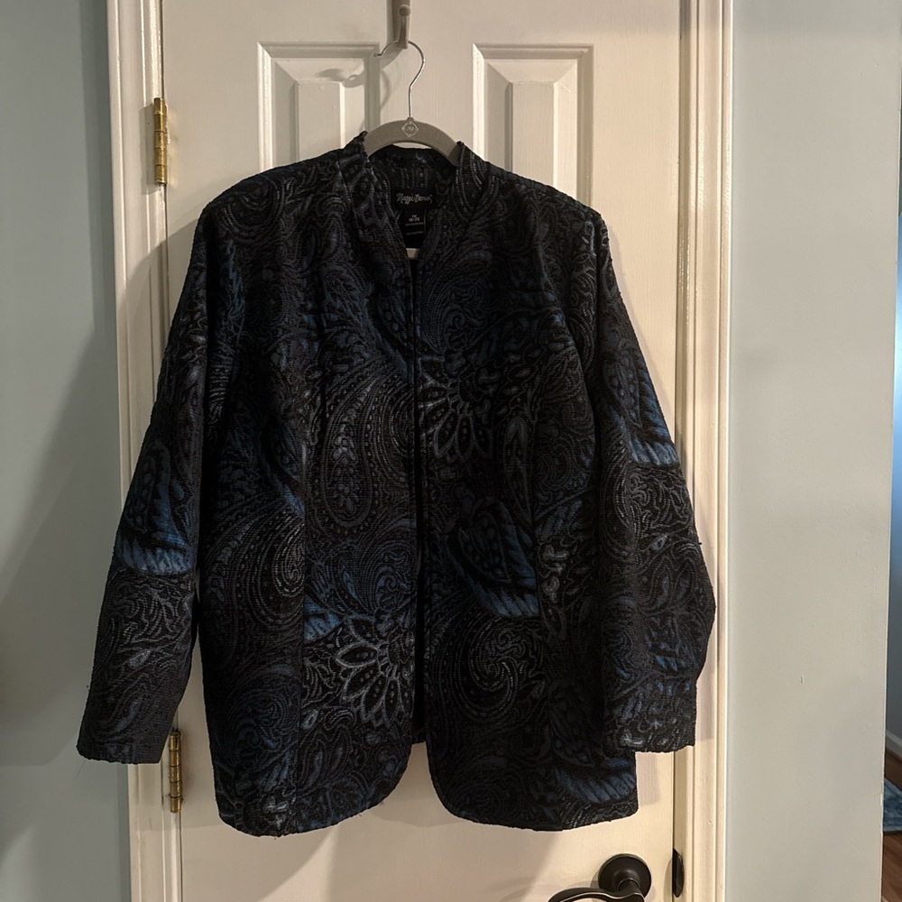 Maggie Barnes Black and Blue Patterned Jacket